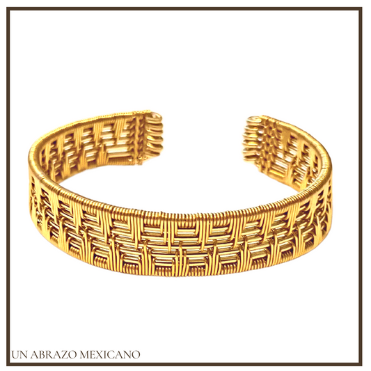 Woven Contrasting Five-Tiered Wire Bracelet